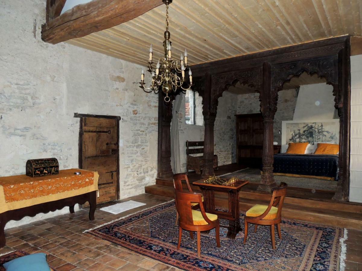 Maison Romane 1136 Cluny Exterior photo